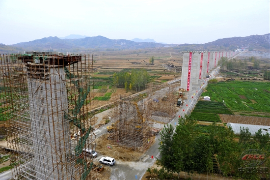 说明: C:\Users\GJTLJ\Desktop\重载运输概况\山西中南通道控制工程山东璇子大桥.jpg